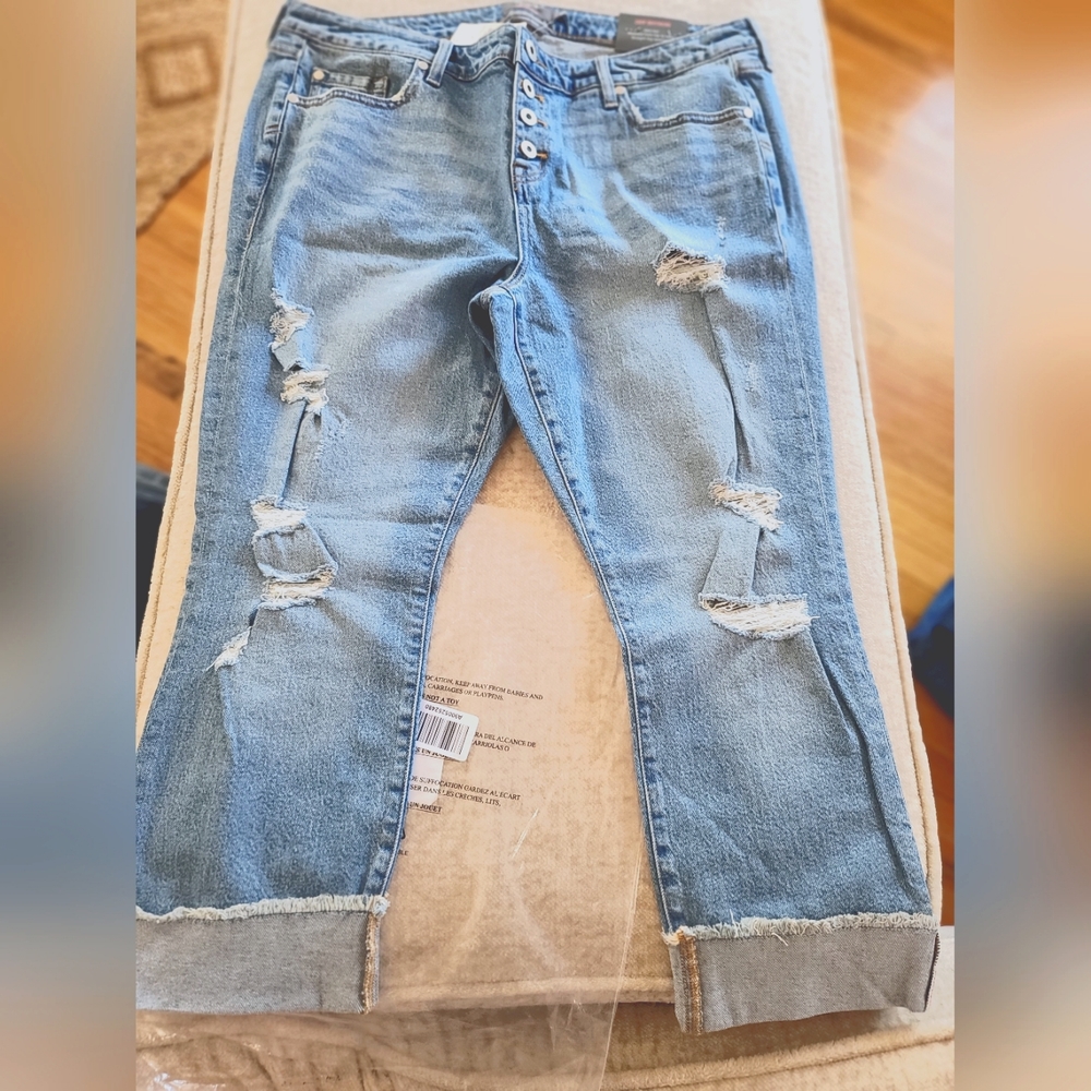 Torrid Crop Boyfriend size 16